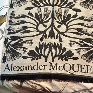 Alexander McQueen skull scarf, like new, never worn.